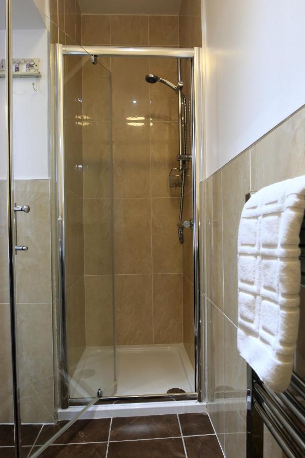 לונדונדרי Elagh View Bed & Breakfast מראה חיצוני תמונה